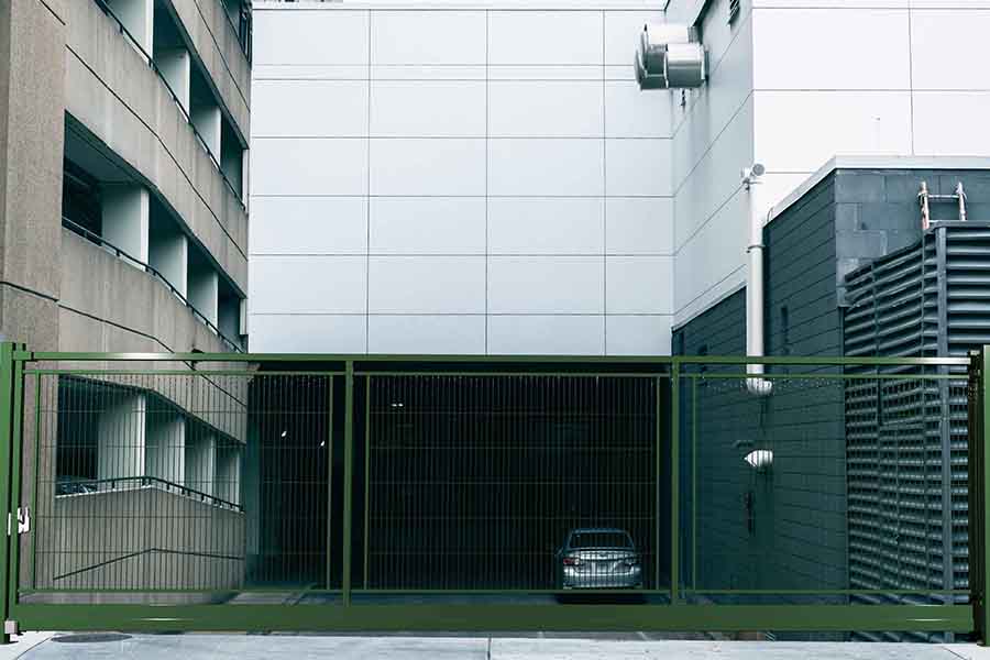 Puerta Autoportante Light Enmarcada Plus garaje