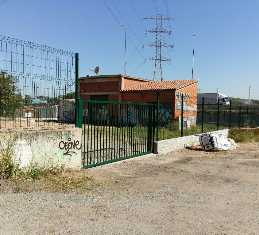 La porta corredissa combinada amb la Tanca Hércules®